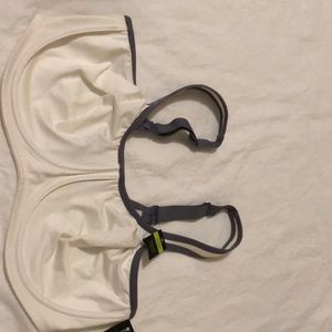NWT. Sports bra 40D cream and gray